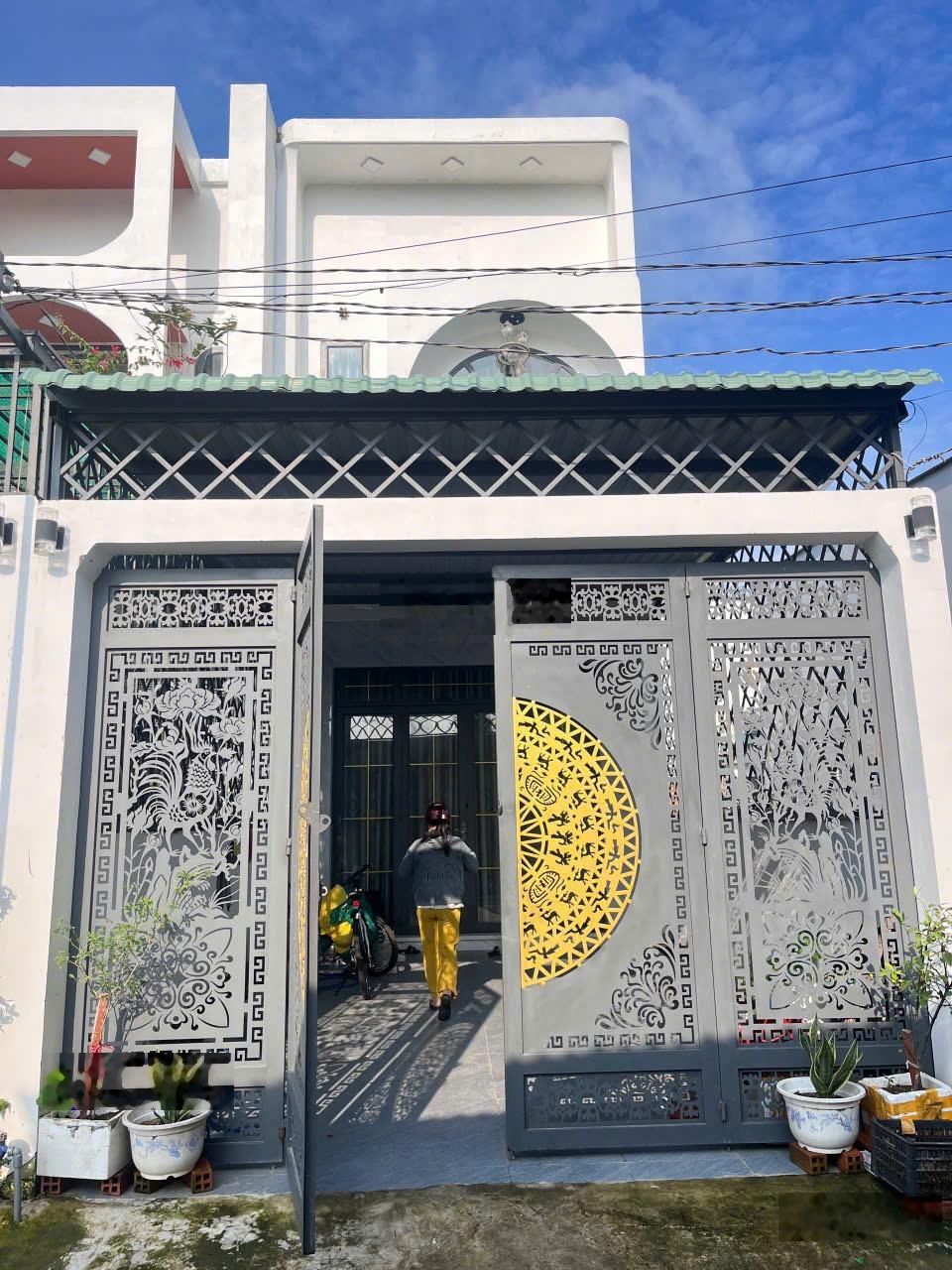 Chính chủ cần bán nhà đẹp 1 trệt-1 lầu-sổ hồng-dọn đến ở ngay