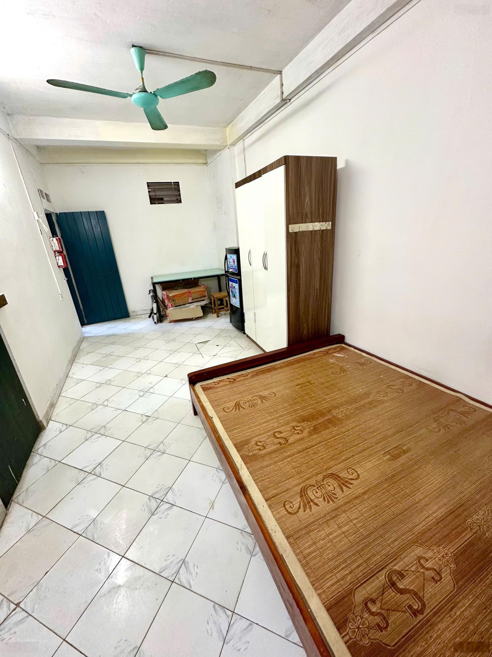 Cho thuê phòng 24m2 VSKK đầy đủ trang bị tại phố Văn La. LHCC: 0984378397