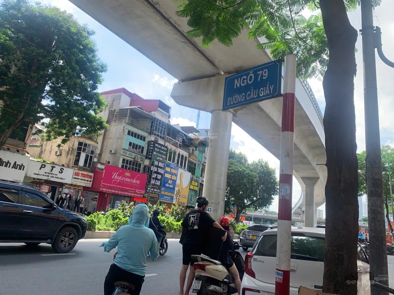 Chính chủ bán gấp 170m2 đất đường Cầu Giấy, phù hợp xây tòa Căn hộ dịch vụ, giá 32 tỷ.