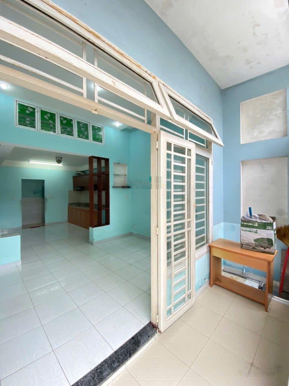 Cần tiền khắc phục bão lũ ở quê bán gấp nhà trệt Lửng HXH thông 6m Cách Chợ Nhỏ Lê Văn Việt 200m