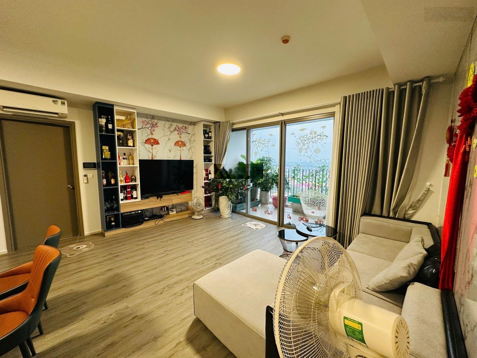 Sẵn sổ hồng sang nhượng 3PN+, 2WC block vip C có gói nội thất, view công viên, UBND Westgate An Gia