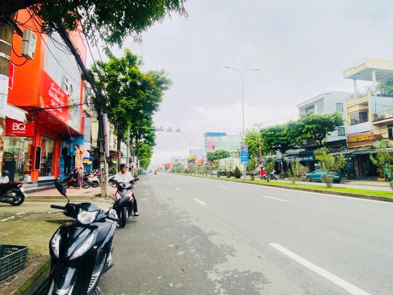 Nhà cấp 4 Mặt tiền Tôn Đức Thắng gần Ngô Văn Sở. S= 145m2 ngang 5.2m. Giá: 10.9 tỷ