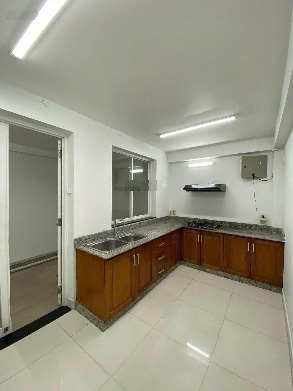 Cho thuê nhà phố nội khu Hưng Gia 3, Phú Mỹ Hưng, Quận 7, giá 30tr/tháng