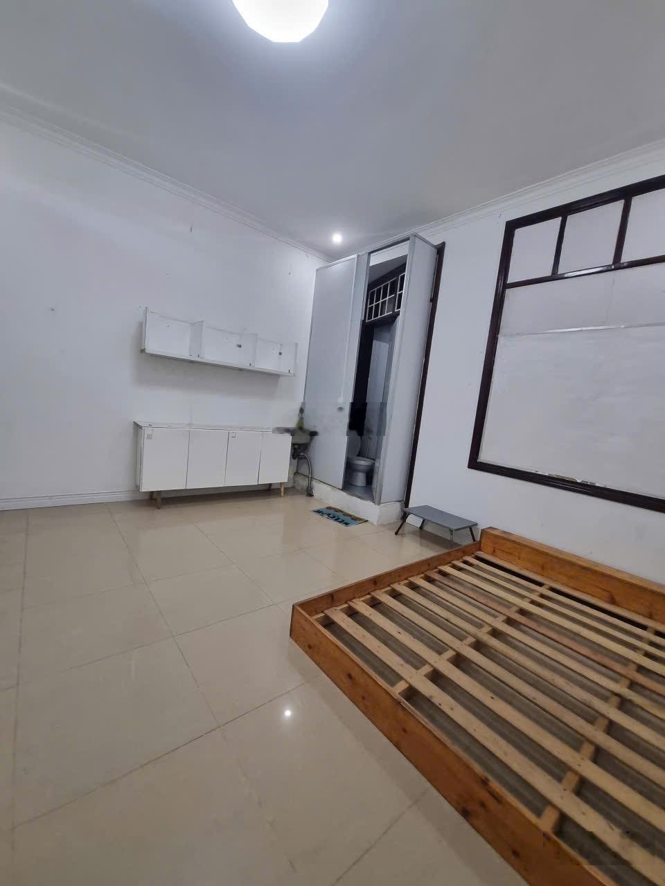 Phòng không gác ngay Dương Đình Hội, Phước Long B, Đỗ Xuân Hợp,...