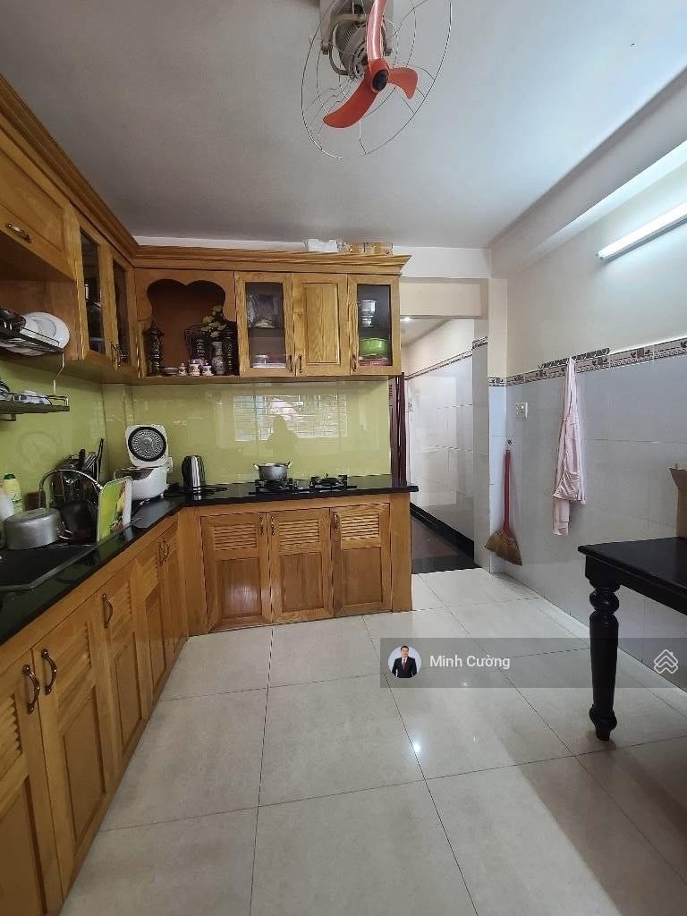 Bán nhà mới đẹp Lạc Long Quân, Tân Bình, 31m2, 5 tầng BTCT, hẻm 6m, sổ hoàn công, Chỉ 5.75tỷ TL