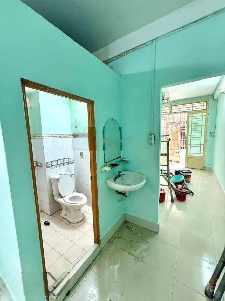 Bán nhà hẻm 28 dương bá trạc, kế bên quận 1, 5 34m 3pn chỉ 4,x tỷ, lăn sơn lại ở liền