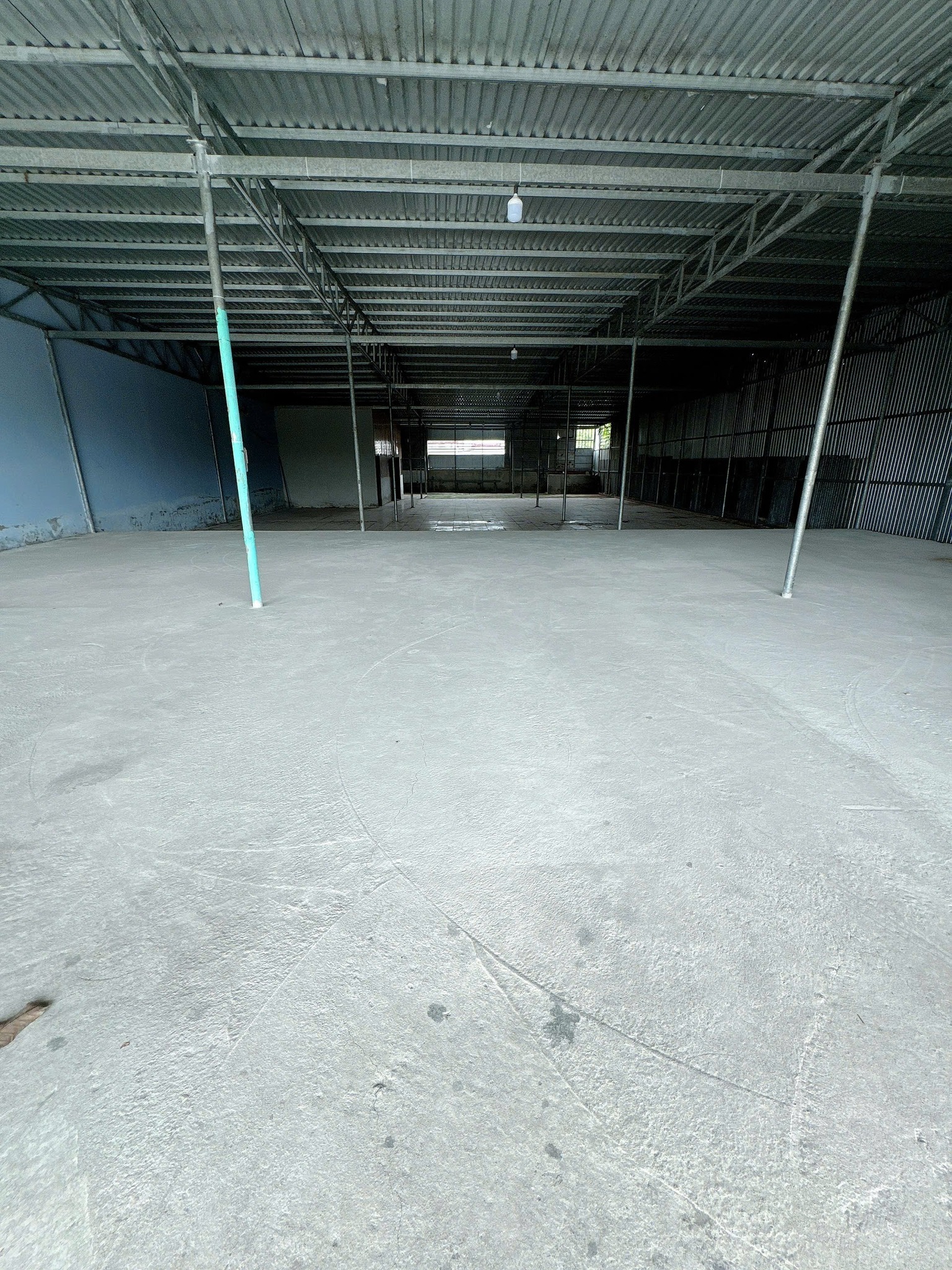 Bến Tre kho 640m2 mặt tiền quốc lộ lớn, container ra vô thoải mái, giá sốc chỉ 10 triệu/tháng