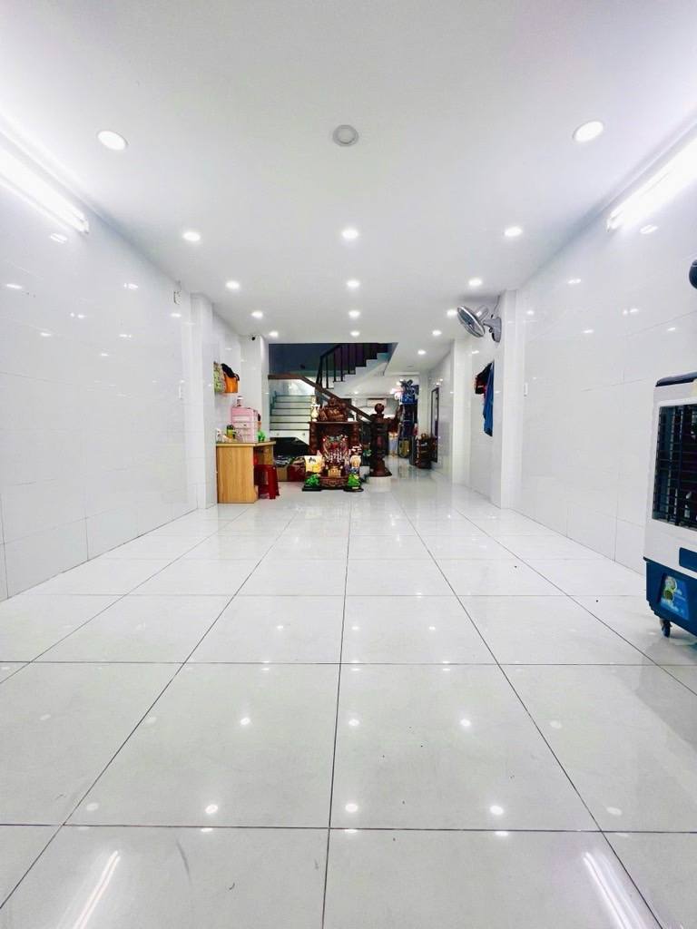 Bán nhà 3 tầng đường Nơ Trang Long, Bình Thạnh, 67m2, 3 phòng ngủ, giá 6 tỷ