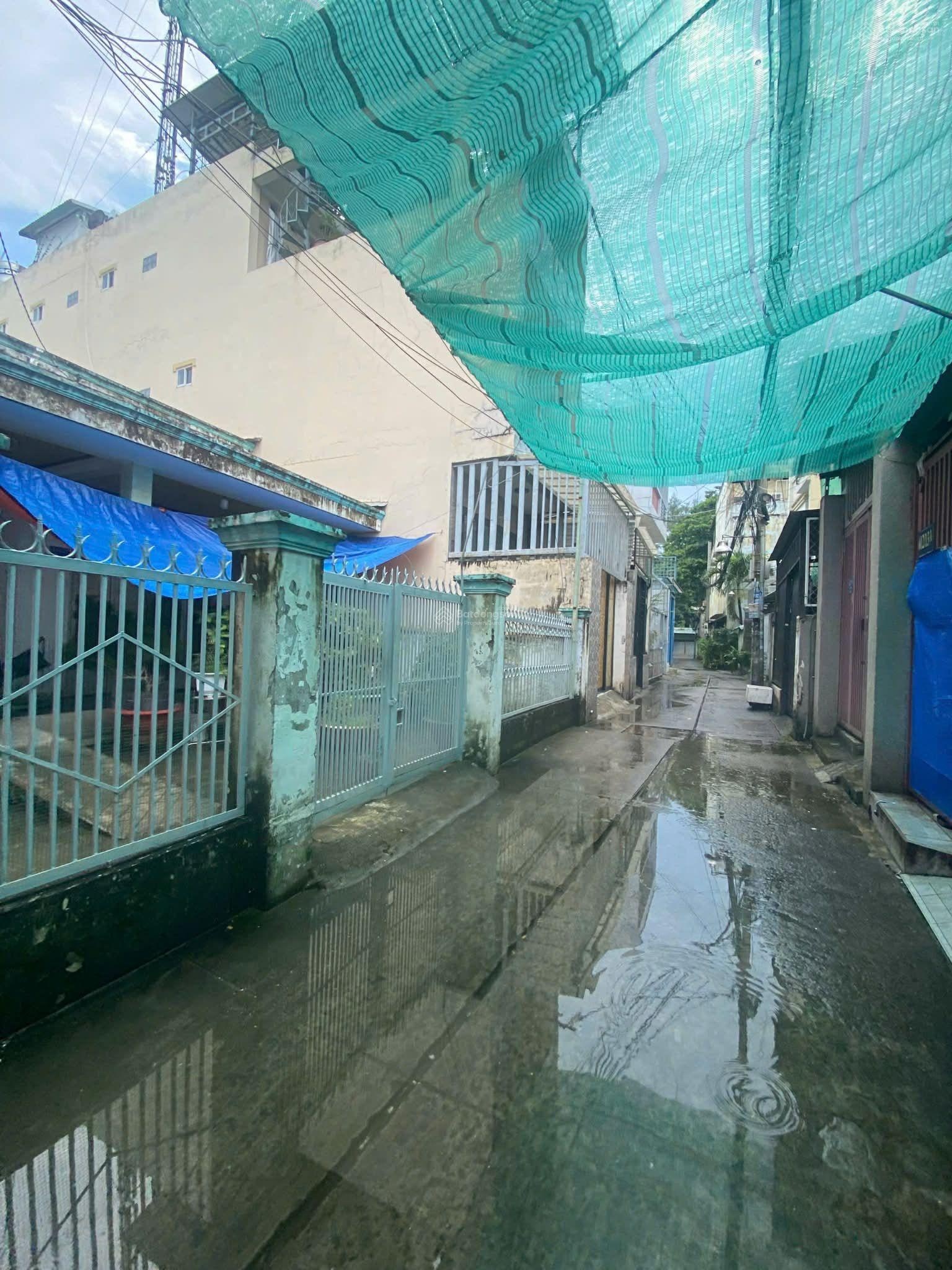 Bán Nhà Riêng tại Hẻm 2 Mặt Tiền Lê Trọng Tấn, 5,5 tỷ, 40 m2, Tân Phú, HCM - Giá ưu đãi!