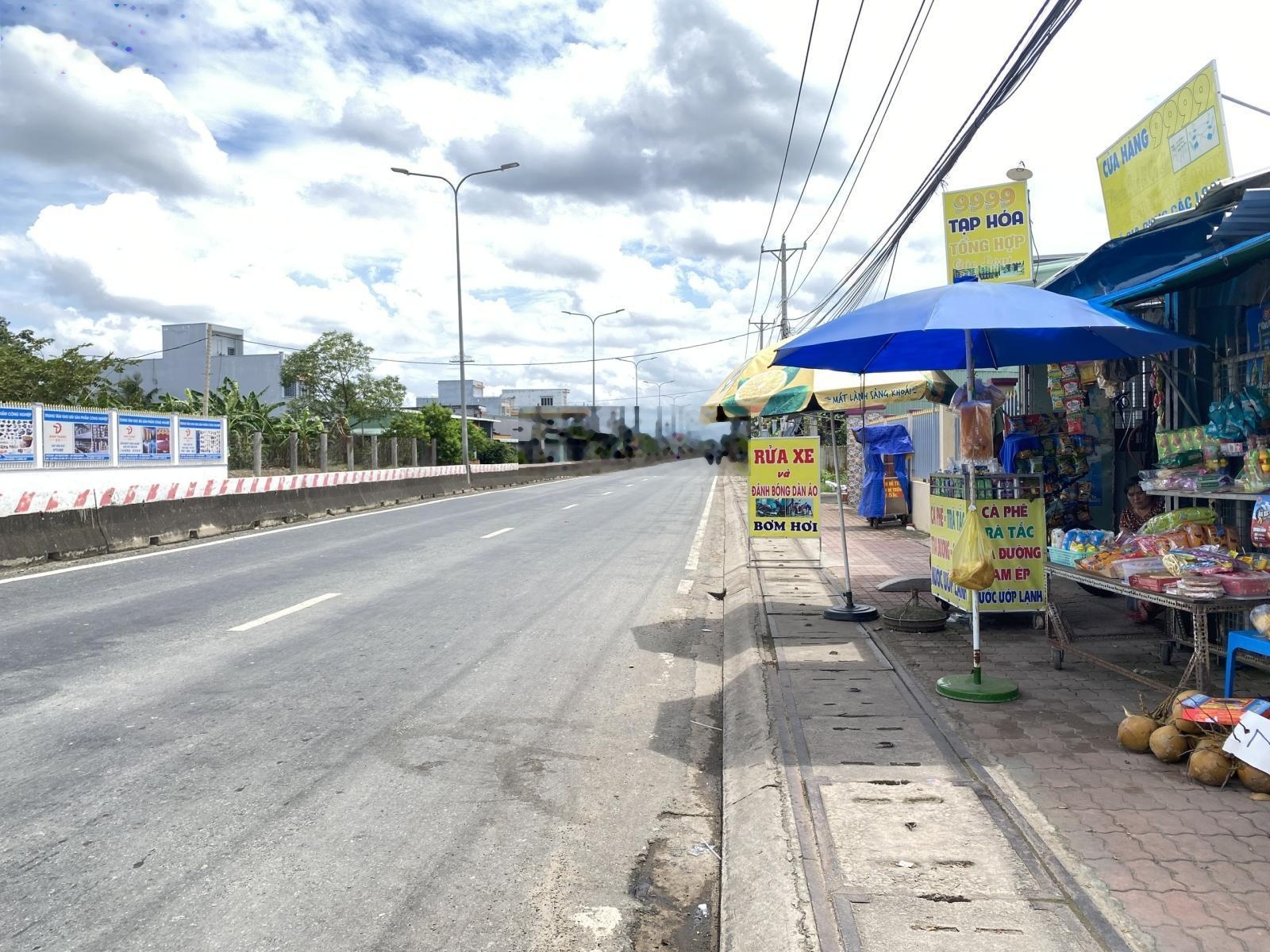 Nền mặt tiền QL50 ngay cạnh Vinhome hướng đi cảng Quốc tế Long An-Sổ sẵn giá Chỉ 600 triệu