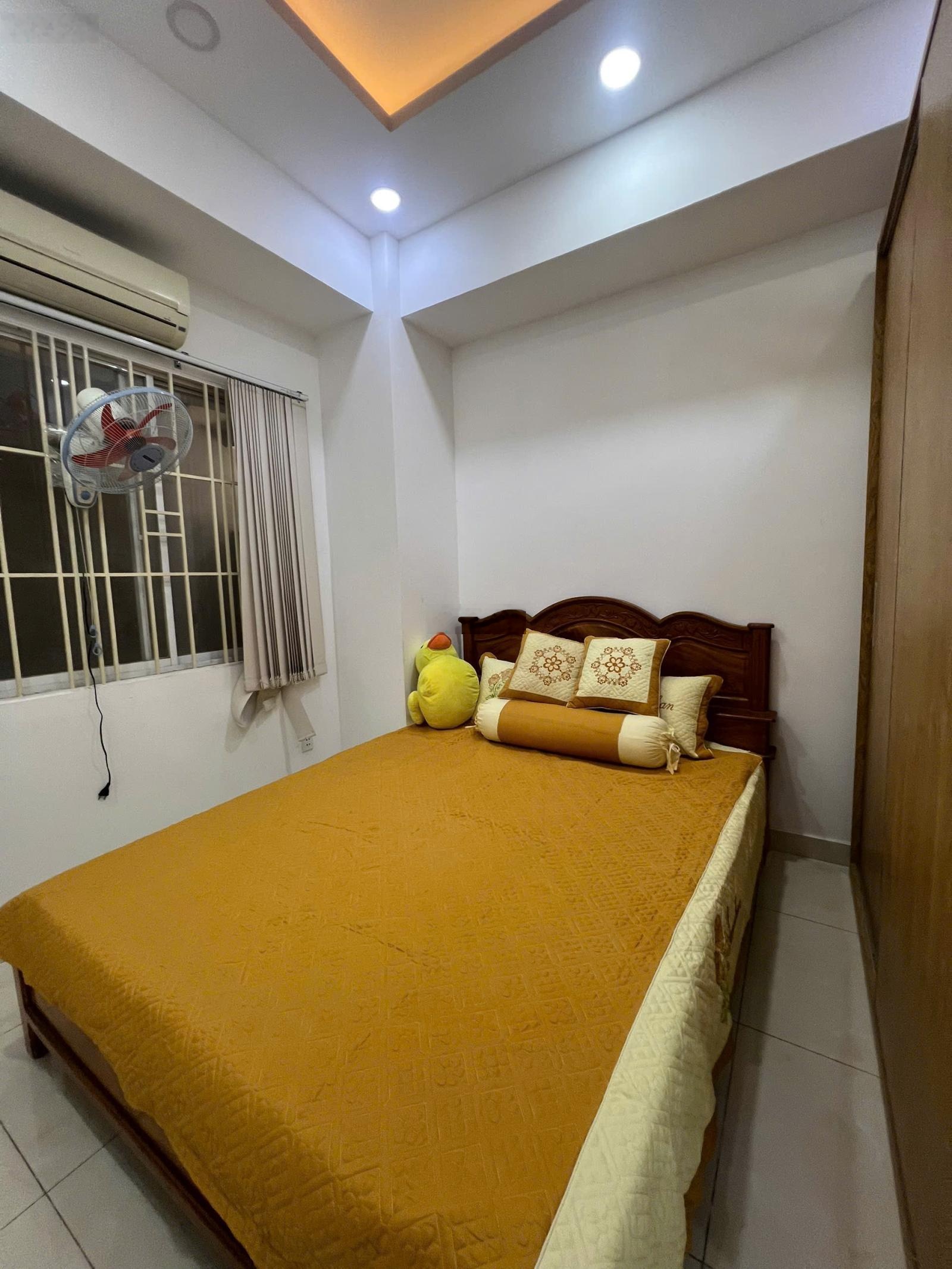 Cho thuê căn hộ Vạn Đô Q4 - Dt 85m2 căn góc 2pn. 2wc - Full nội thất - như hình ảnh - Giá 16 tr/ th