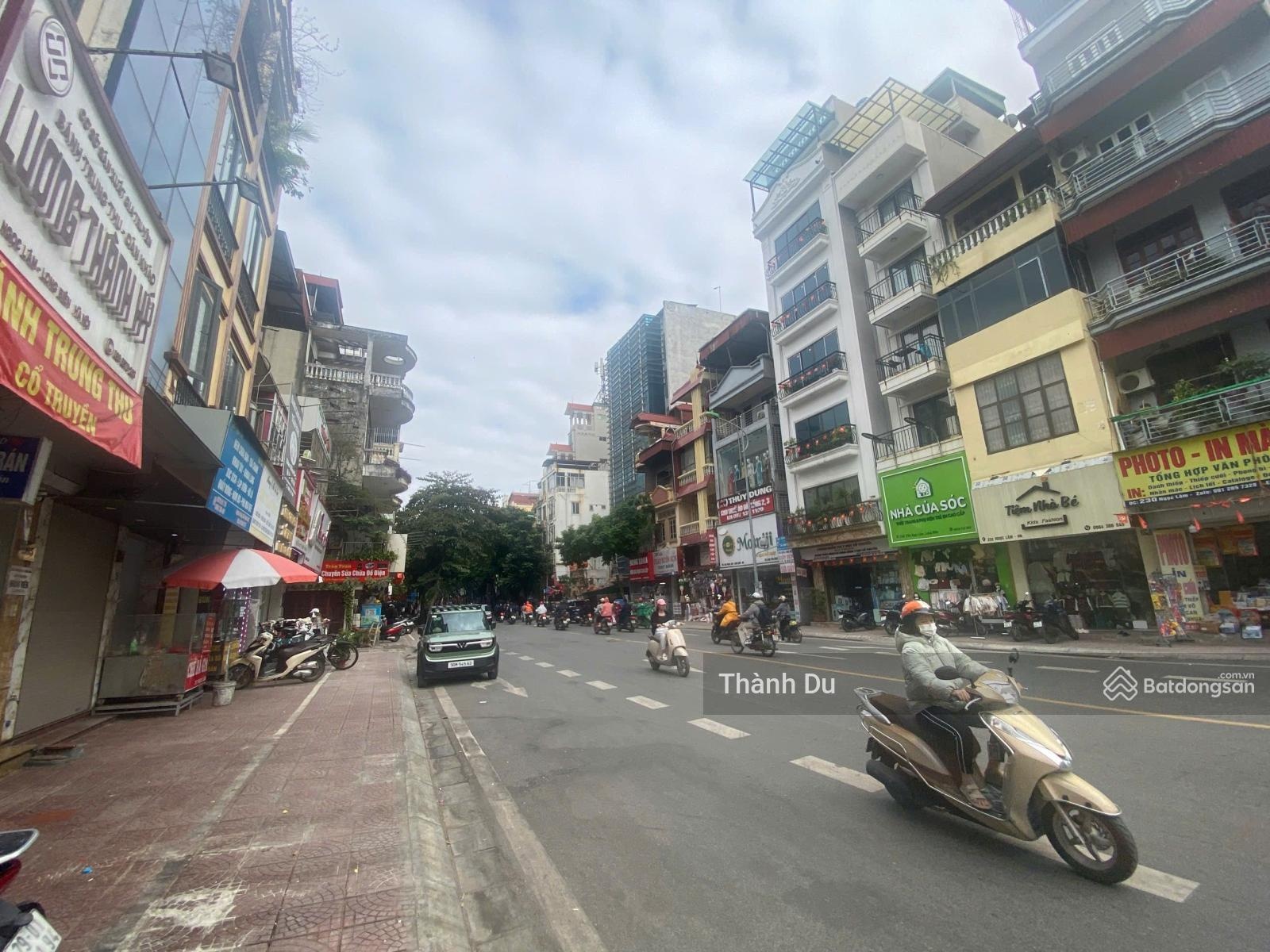 Cho thuê nhà nguyên căn mặt phố Ngọc Lâm - Long Biên, vị trí cực kỳ đẹp kinh doanh tốt 65m2 4T