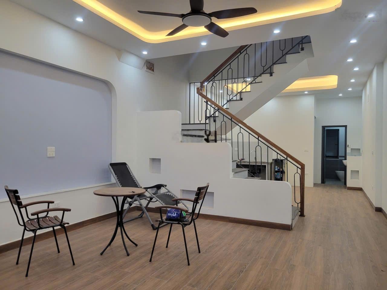 Chưa có nhu cầu sử dụng, cho thuê dài hạn nhà 2,5 tầng mới xây