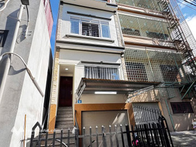 Nhà 4 tầng xinh xắn, full nội thất xịn sò, ô tô đỗ cửa