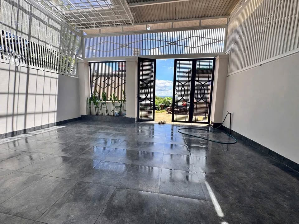 Nhà đẹp 3,39 tỷ, 3 ngủ, nội thất đầy đủ, hẻm oto thoáng mát tại Ymoan, Buôn Ma Thuột