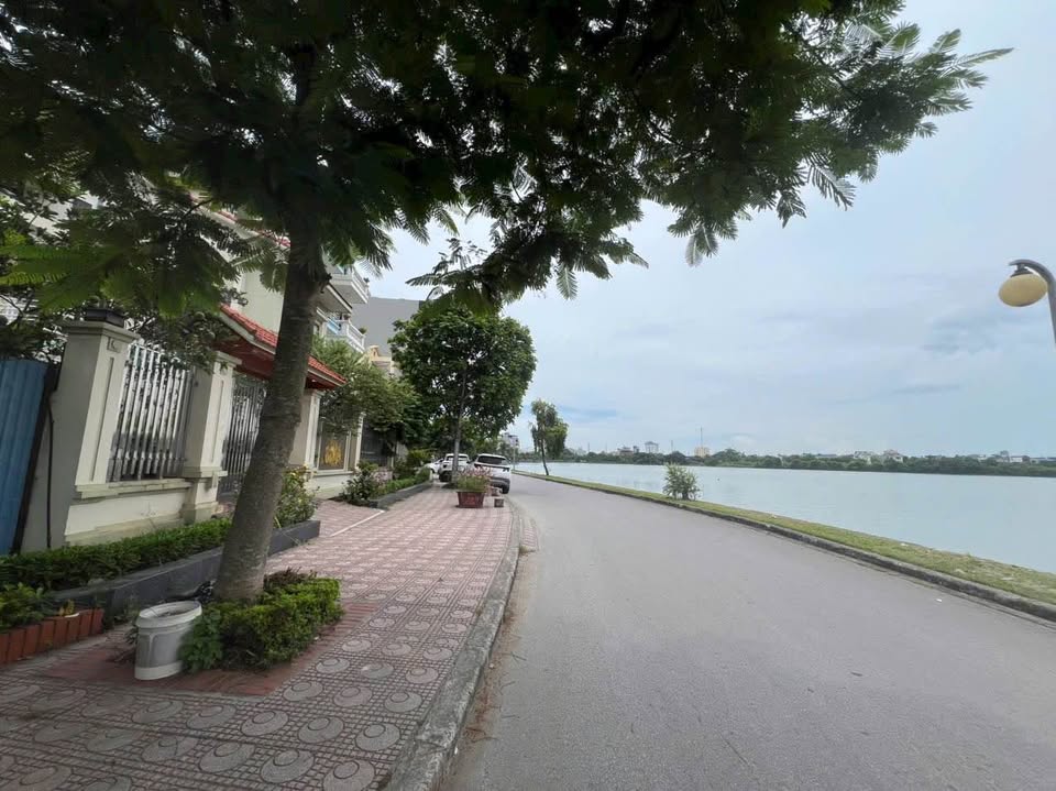 Cơ hội sở hữu lô đất hiếm hoi tại vị trí đắc địa bậc nhất thành phố Nam Định, ngay bên bờ hồ Đầm Bét thơ mộng