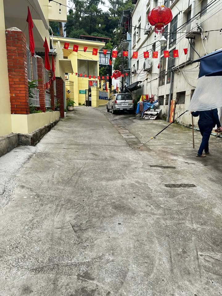 Bán đất 52m2 full thổ cư, gần bến phà Hạ Long, ô tô đỗ cửa