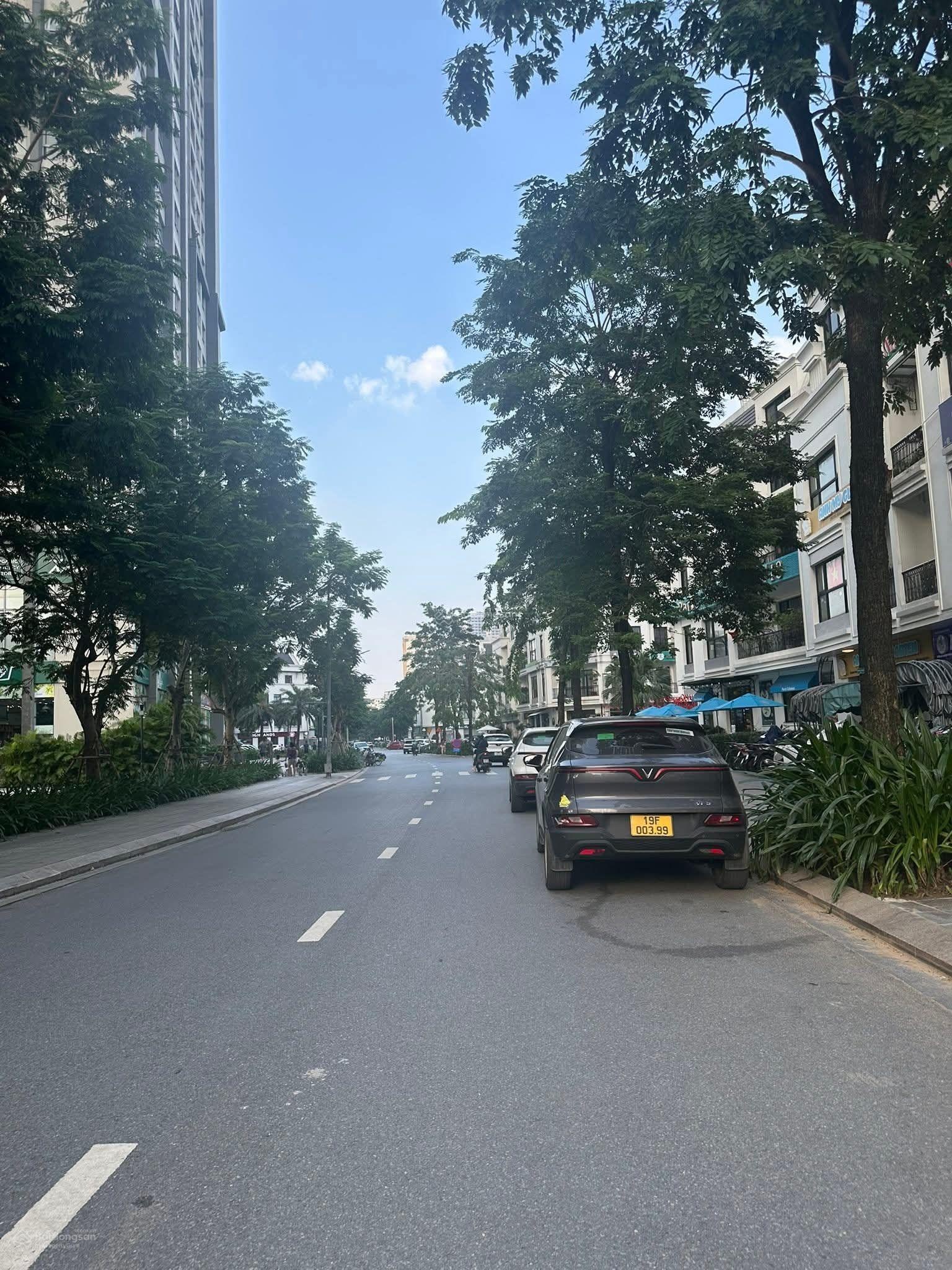 Bán Đât Đầu tư Lê Đức Thọ ngay khu đô thị sầm uất 120m2 đường oto tránh thông giá bán 34 tỷ