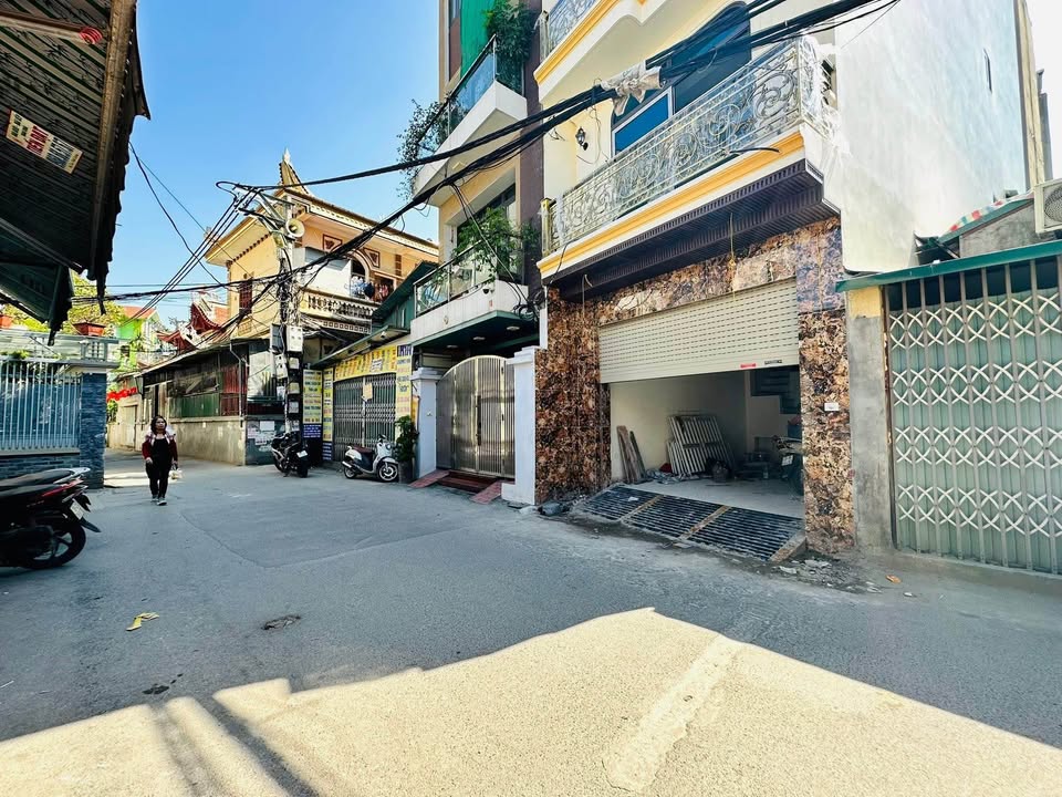 Nhà 5 tầng thang máy, 3 ô tô tránh, kinh doanh đỉnh cao