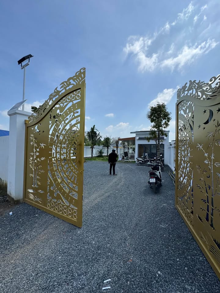 Nhà vườn hiện đại vip nhất Tân Trụ - Sân vườn rộng rãi, tiện ích đầy đủ