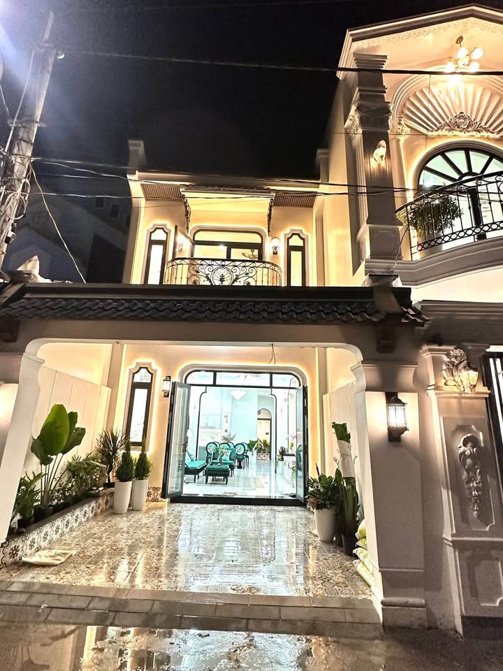 Nhà 3 tầng đẹp, full nội thất, gần Aeon Mỹ Tho - 2.95 tỷ