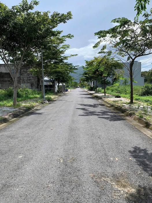 Đất vàng Phú Mỹ 100m2 hướng Nam, sẵn sổ đỏ, giá hời 3,1 tỷ