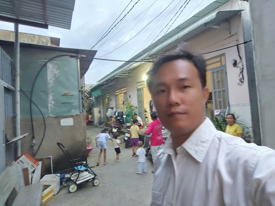 Nhà ngang 6.4m nở hậu, hẻm ô tô sát Bình Hòa, 2 ngủ