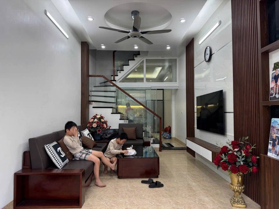 Nhà 4 tầng mặt đường trục chính Lưu Hữu Phước, thành phố Nam Định