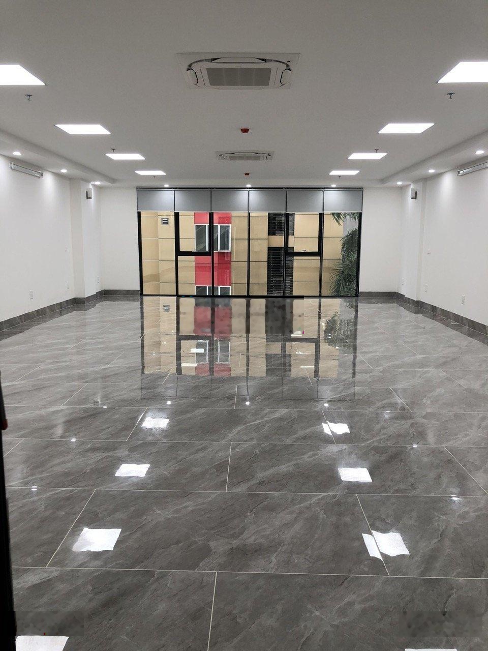 Cho thuê tòa nhà mới 100% phố Nguyên Hồng - Đống Đa, DT 90m² x 6 tầng, thông sàn, thang máy. 58tr