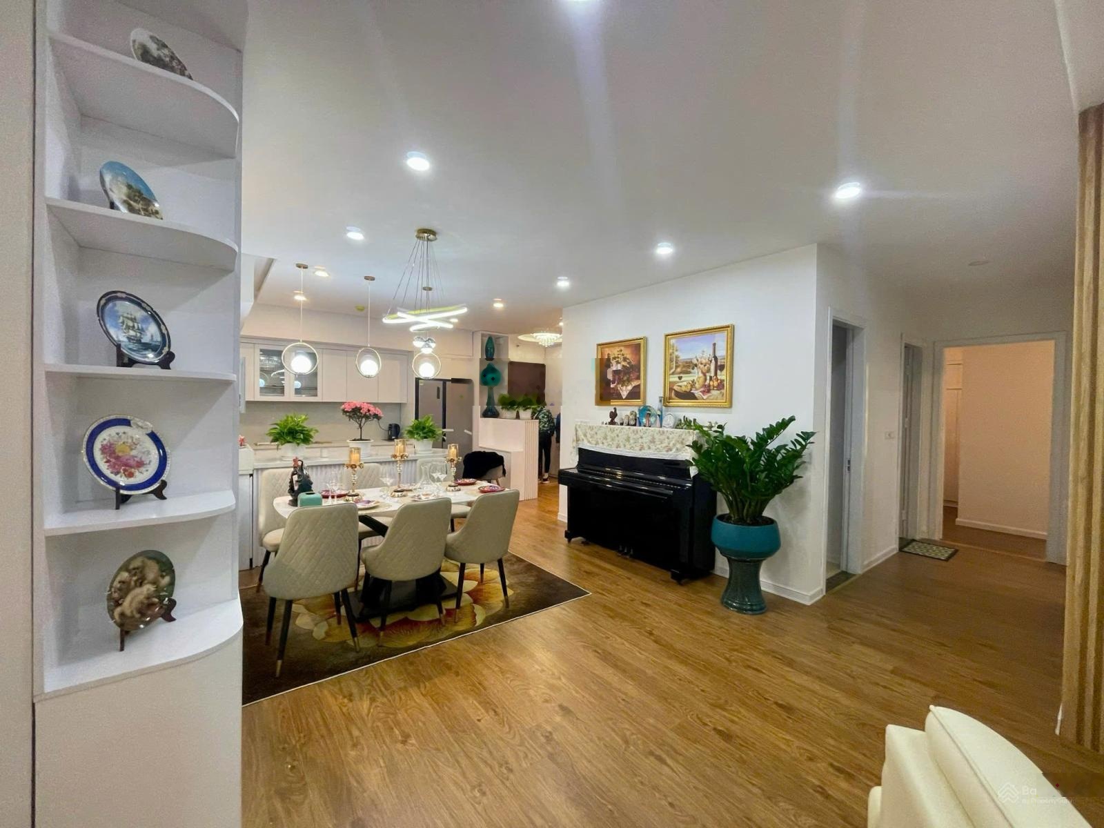 Bán gấp căn 4pn 136m full đồ đẹp ban công Đông Nam HPC Landmark