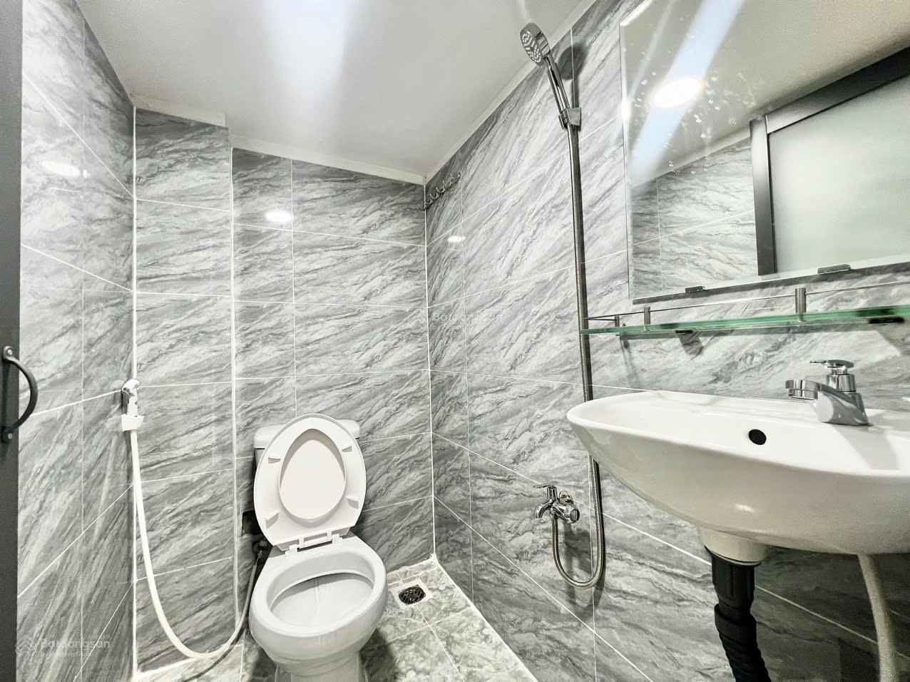 Căn 1 phòng ngủ - tách bếp - ban công - ngay trung tâm Quận 3 - CV Lê Văn Tám - yên tĩnh - an ninh