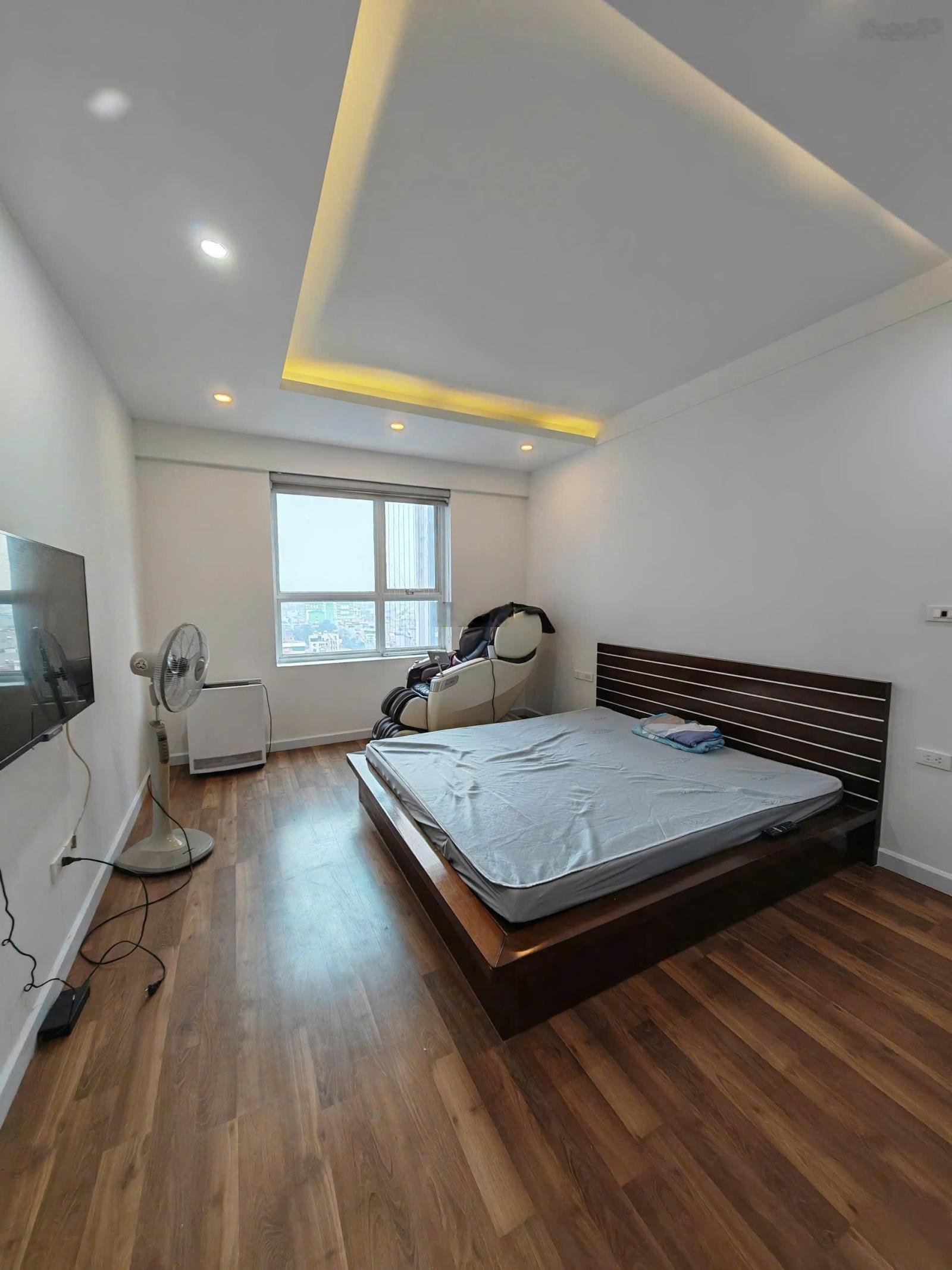 Bán căn hộ Intracom - Trung Văn 120m2 - 3PN - 2VS căn góc, tầng trung, 2 ban công