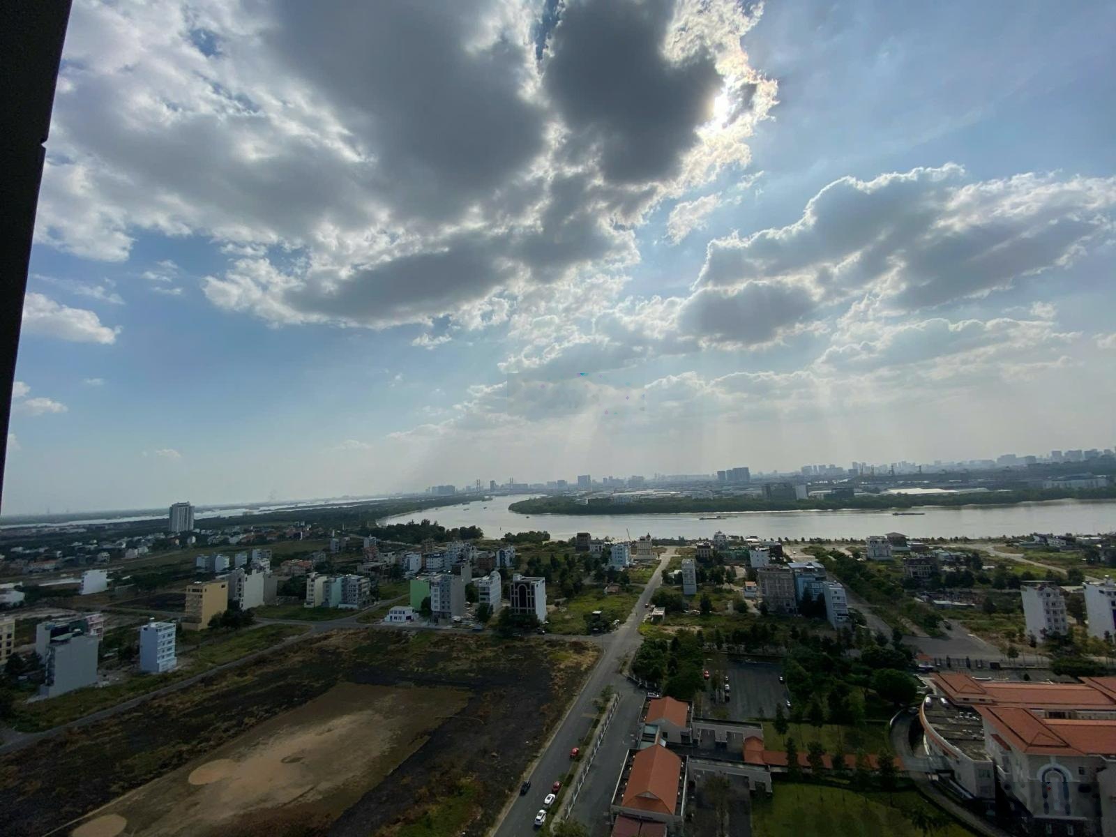 Chính chủ cần bán căn hộ Vistar Verder 184m2, 4pn, lầu cao, view trực diện sông.