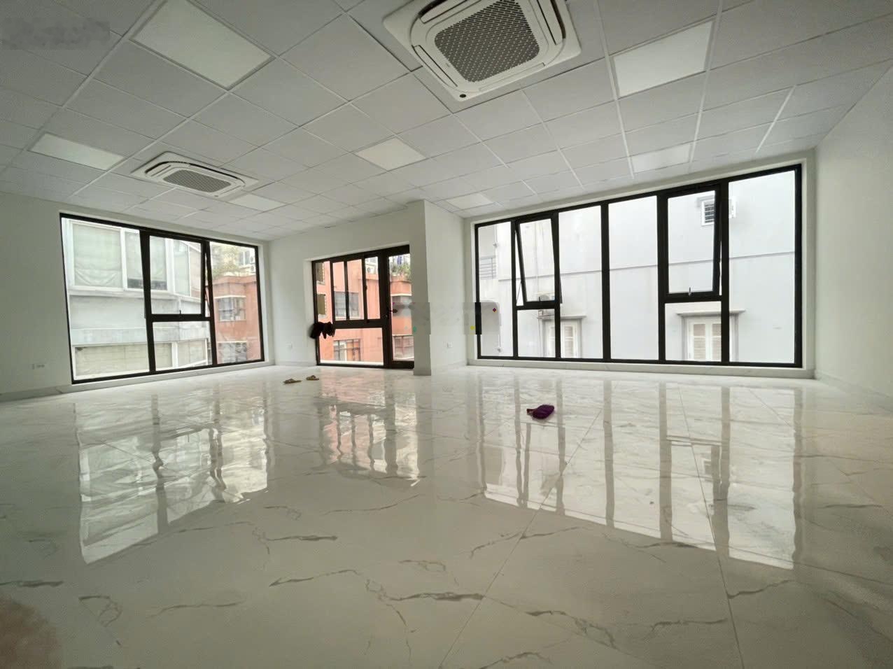 Cho thuê văn phòng Huỳnh Thúc Kháng Đống Đa 70m² 17 triệu/tháng