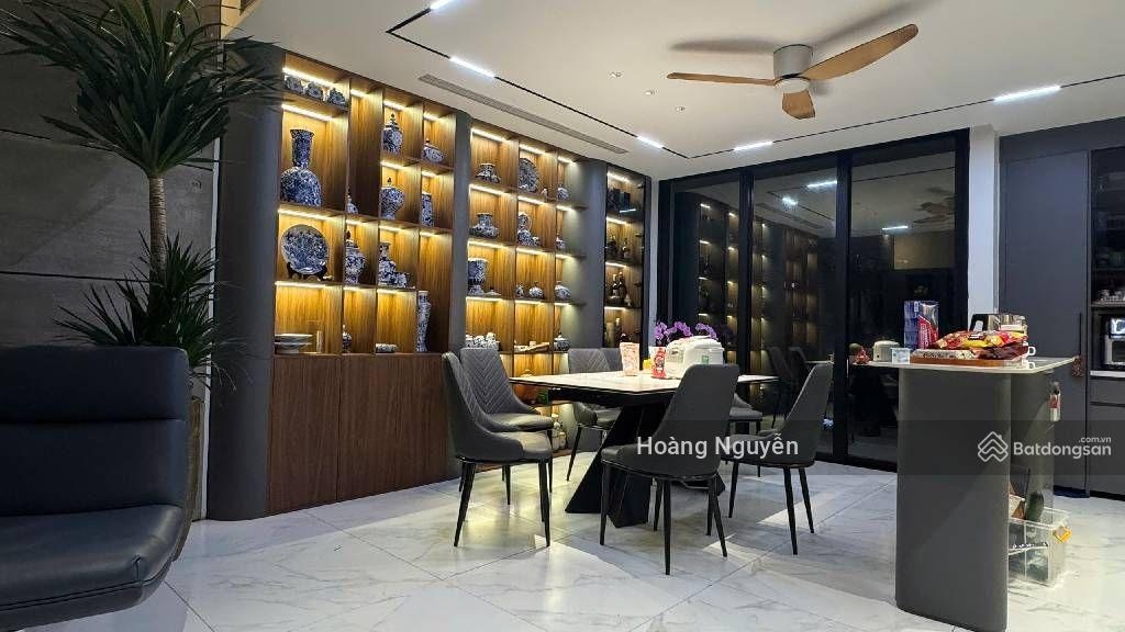 Duy nhất 1 căn.tđc,x6 -thạch bàn- long biên vị trí vàng- view vườn hoa-ở và làm vp ,cty.