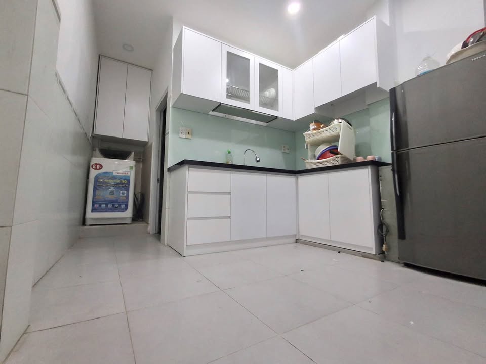 Bán nhà 2 tầng, 2 phòng ngủ hẻm Yết Kiêu, Nha Trang, gần biển, giá 2.1 tỷ