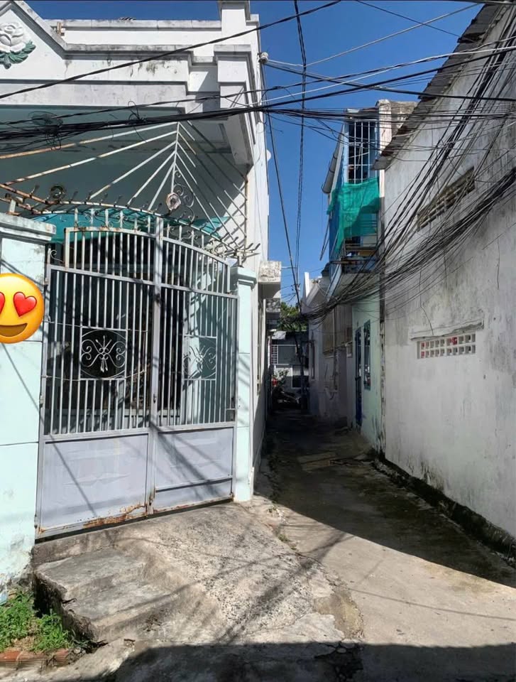 Bán đất tặng nhà 2 mặt hẻm, 55.3m2, Phước Long, Nha Trang