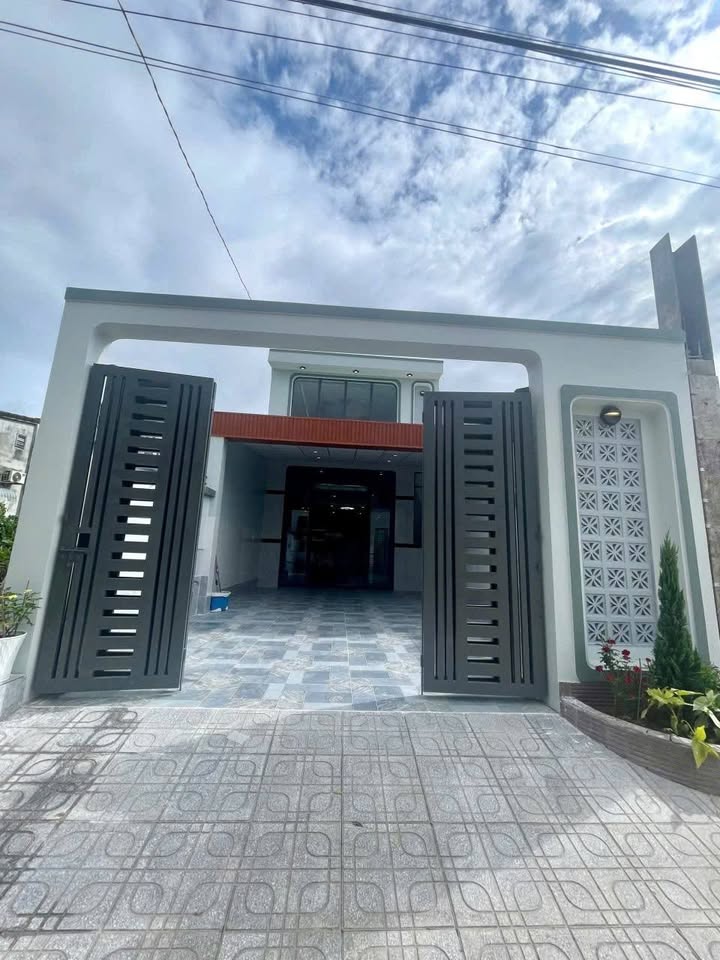 Nhà gác lửng hiện đại, vẹn toàn tiện nghi, chốn an cư lý tưởng gần trung tâm Tây Ninh