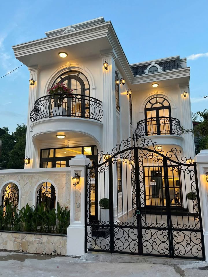 Biệt thự Tân Cổ Điển view Đà Lạt, 2 căn duy nhất, giá từ 3,1 tỷ