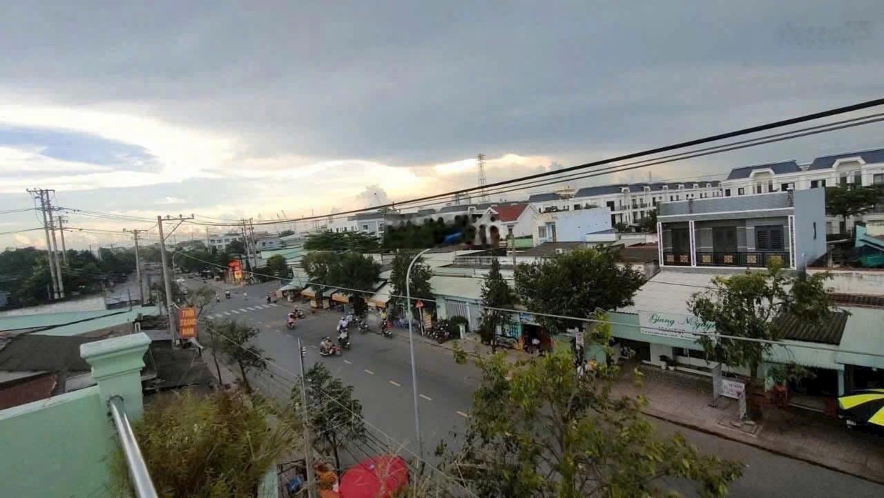 Bán Nhà lầu 171m2 thổ cư tại Mặt tiền Nguyễn Văn Tuôi - Thị Trấn -Bến Lức- Long An.