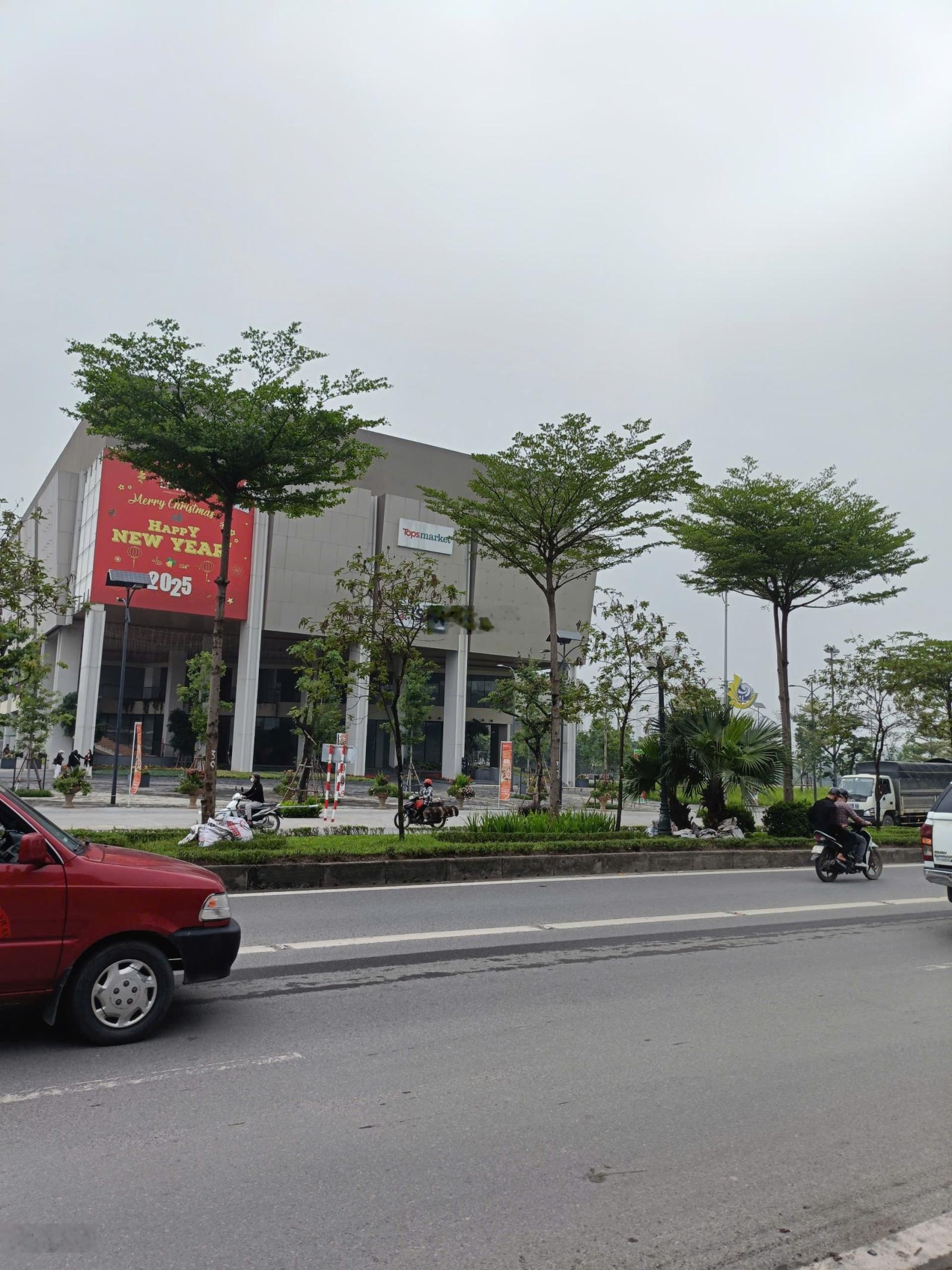 Mặt phố lê trọng tấn 104m đối diện parkcity vỉa hè 10m giá đầu tư