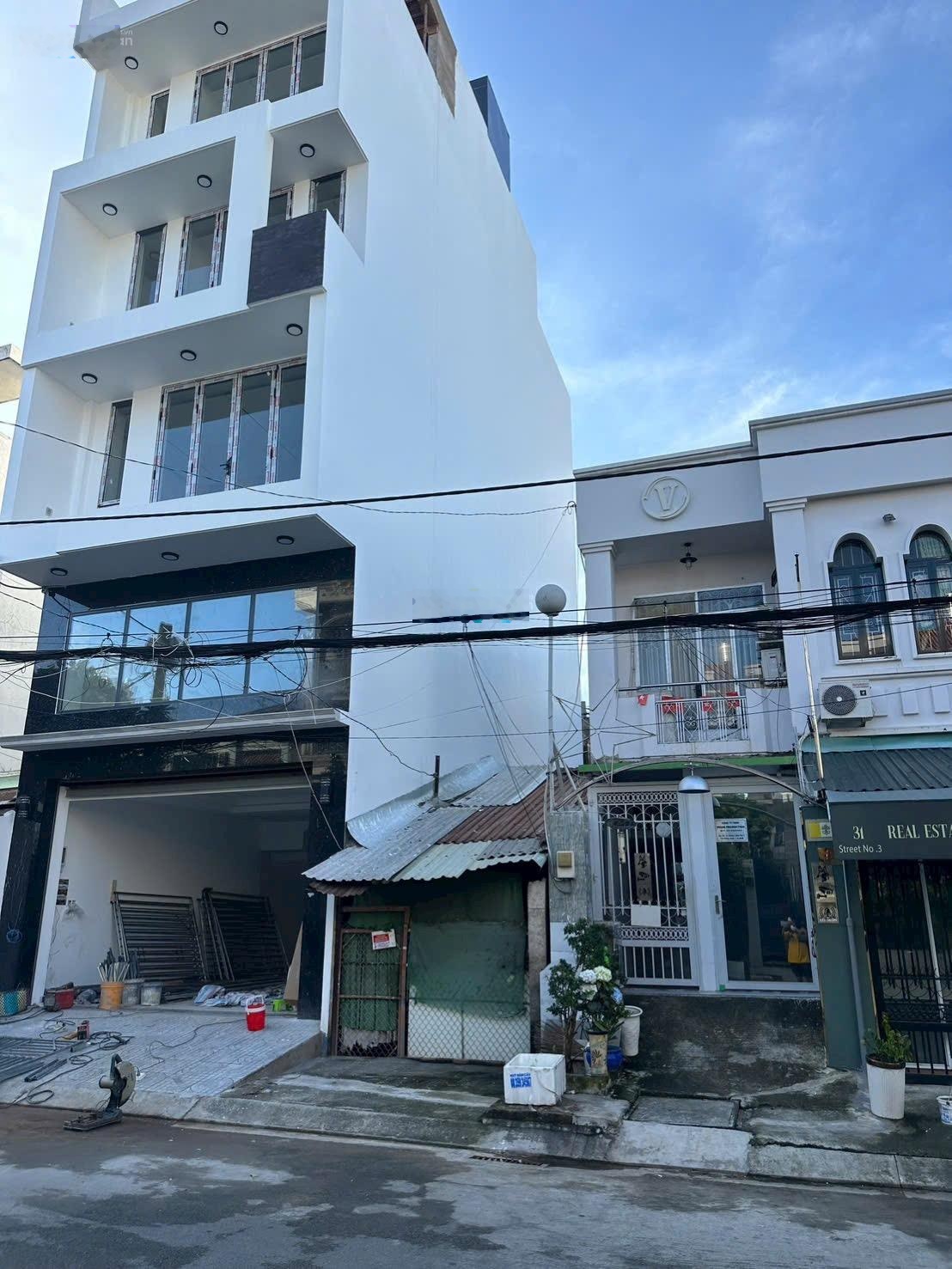 Bán nhà cũ tiện xây mới - mặt tiền đường Số 3 - P Tân Hưng - Quận 7!