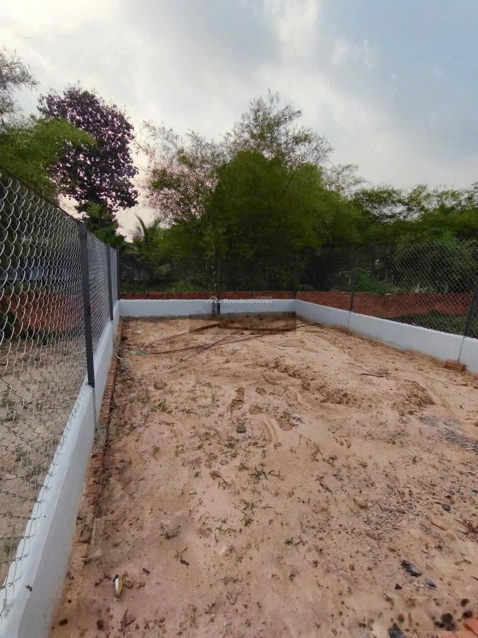 Cho thuê nhà 1/ nguyễn văn trỗi mới sạch sẽ sân oto rộng thoáng mát