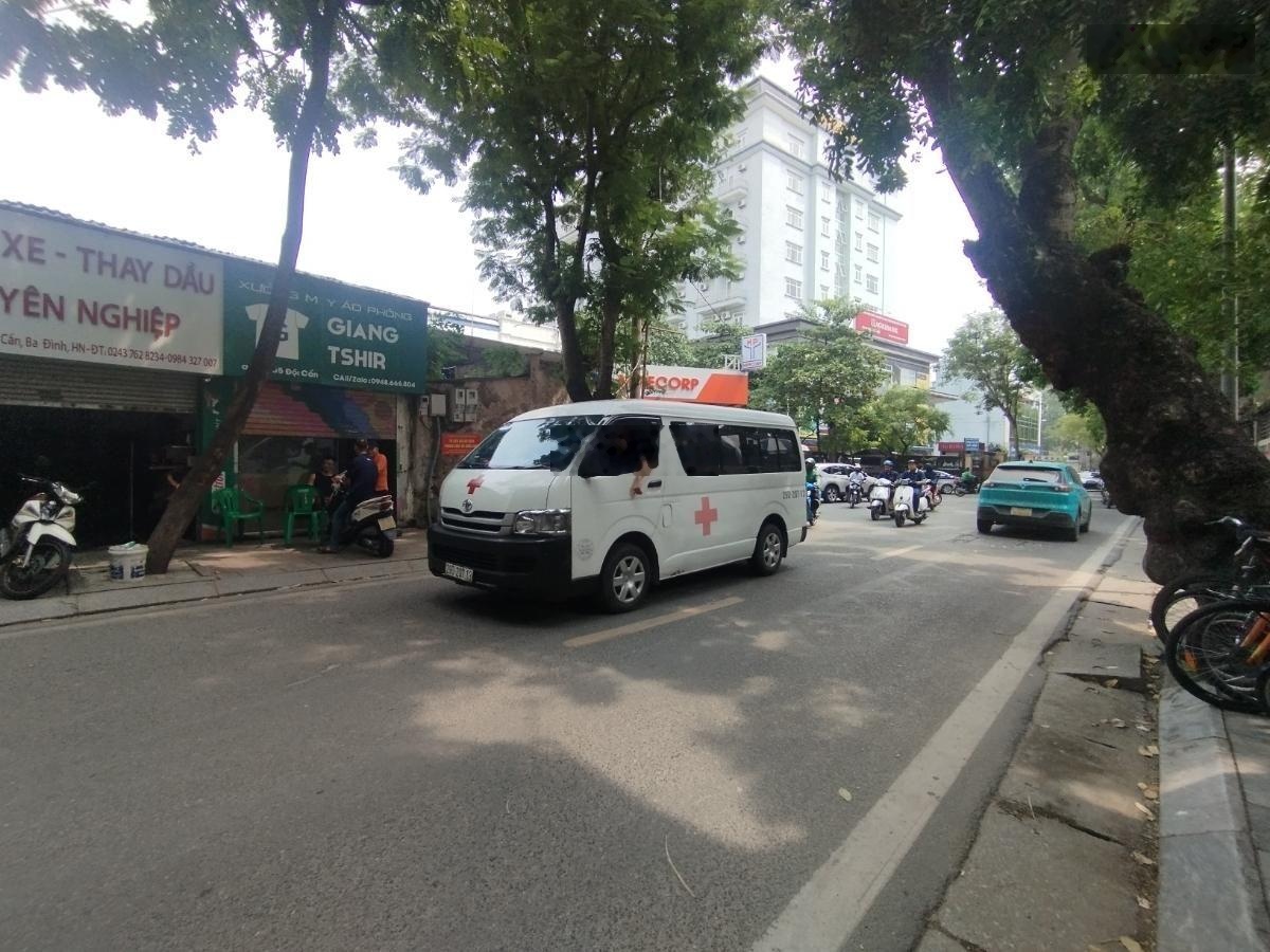 Mặt ngõ Đội cấn - Đường rộng 21m - sát trường THCS - Thanh khoản nhanh