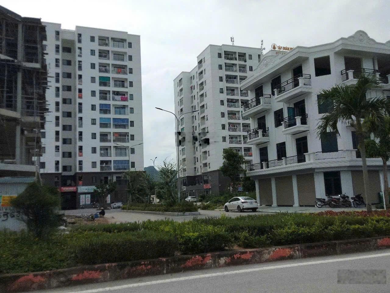 Không mua ở đây thì mua ở đâu ạ. Đất trung tâm thành phố sẵn sổ đỏ ,hạ tầng đồng bộ xây ở luôn được