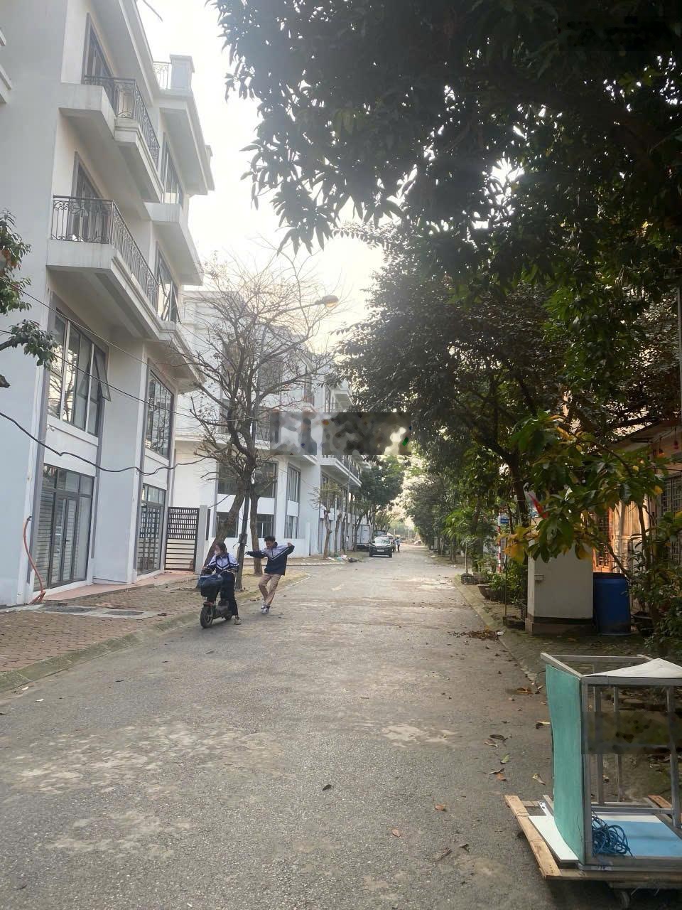 Đón đầu sóng bất động sản tại trung tâm hành chính gia lâm!