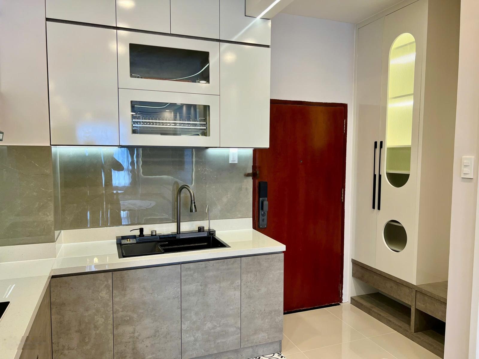 Bán gấp căn hộ Sky Garden II, 5.49 tỷ, 71.4m2, 2PN, 2WC, view hồ bơi tuyệt đẹp