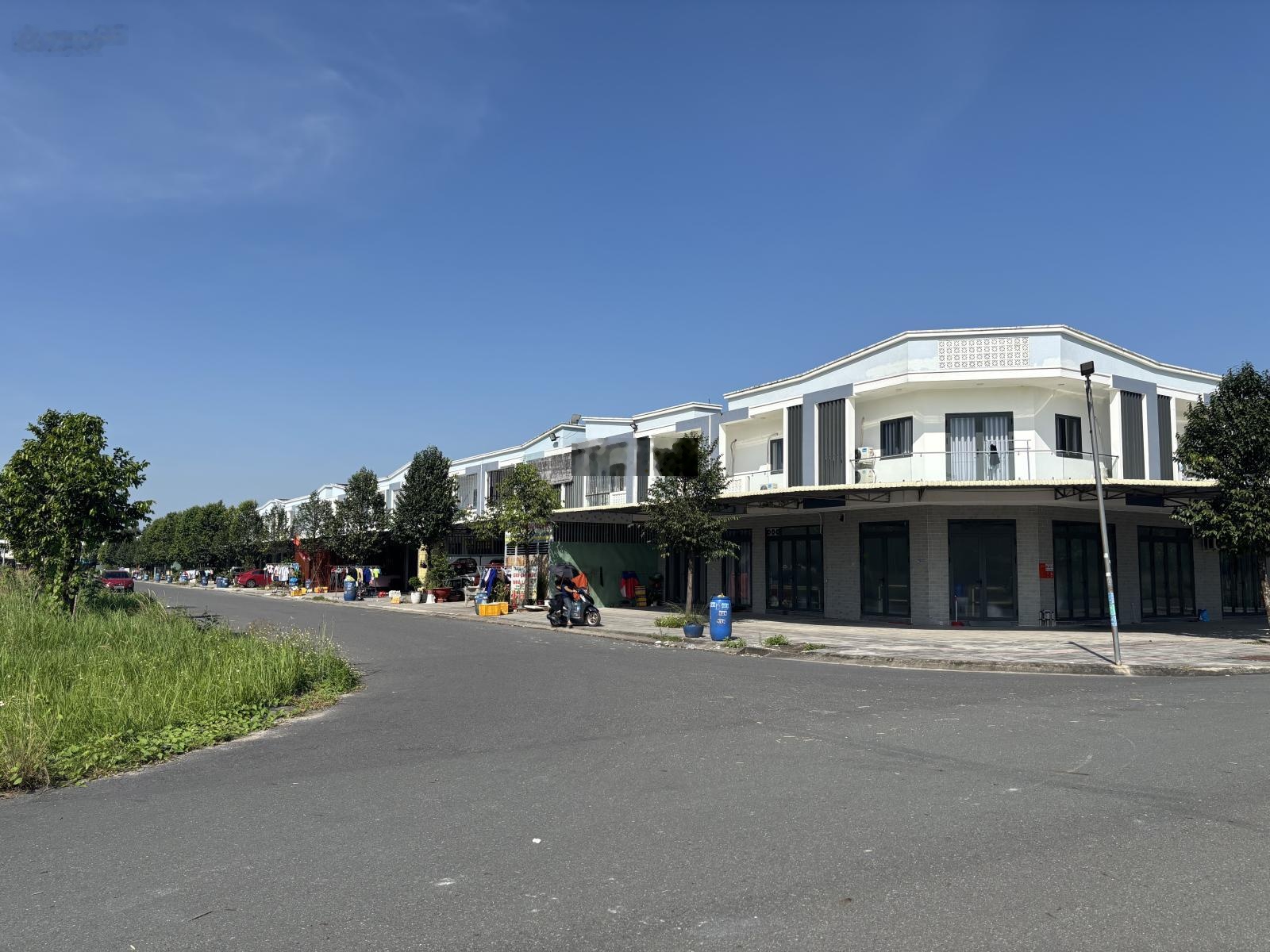 Bán đất nền Bàu Bàng 5x30 full thổ cư, gần KCN, sổ đỏ riêng, giá rẻ nhất khu