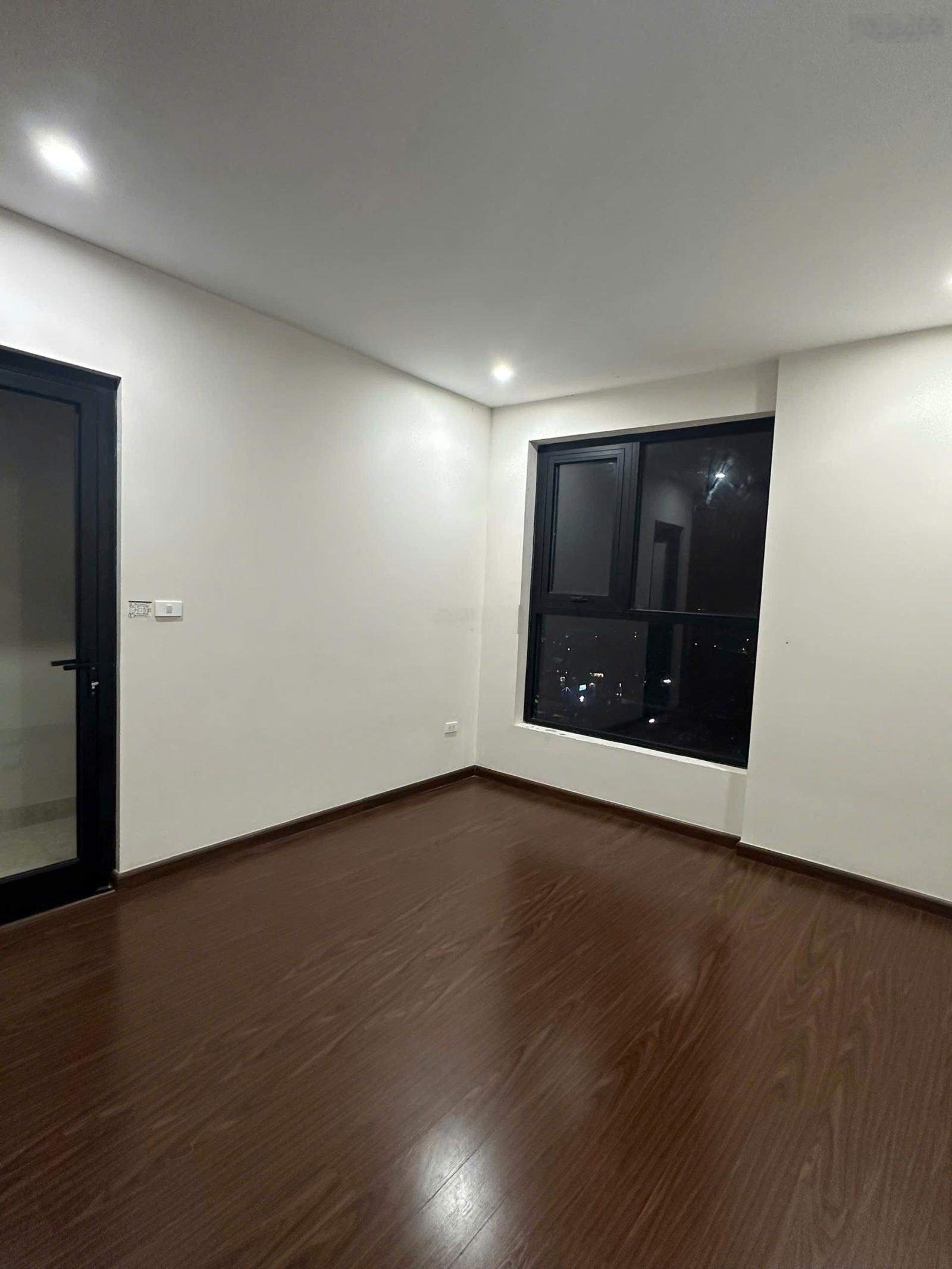 Bán căn 2PN tòa Roman Tố Hữu, nội thất mới, giá đầu tư. LH: 0912824258