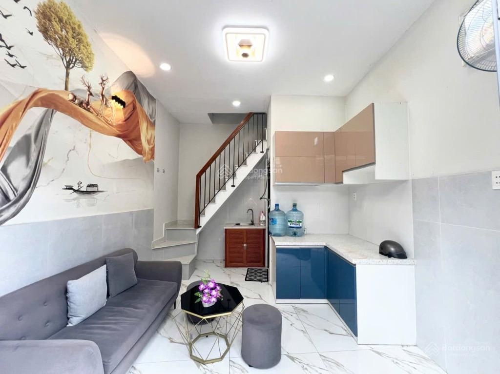 Nhà đẹp Gần Sân Bay, khu dân trí cao, nhỉnh 2ty